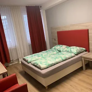 Hostel Black Sheep, Kolonia