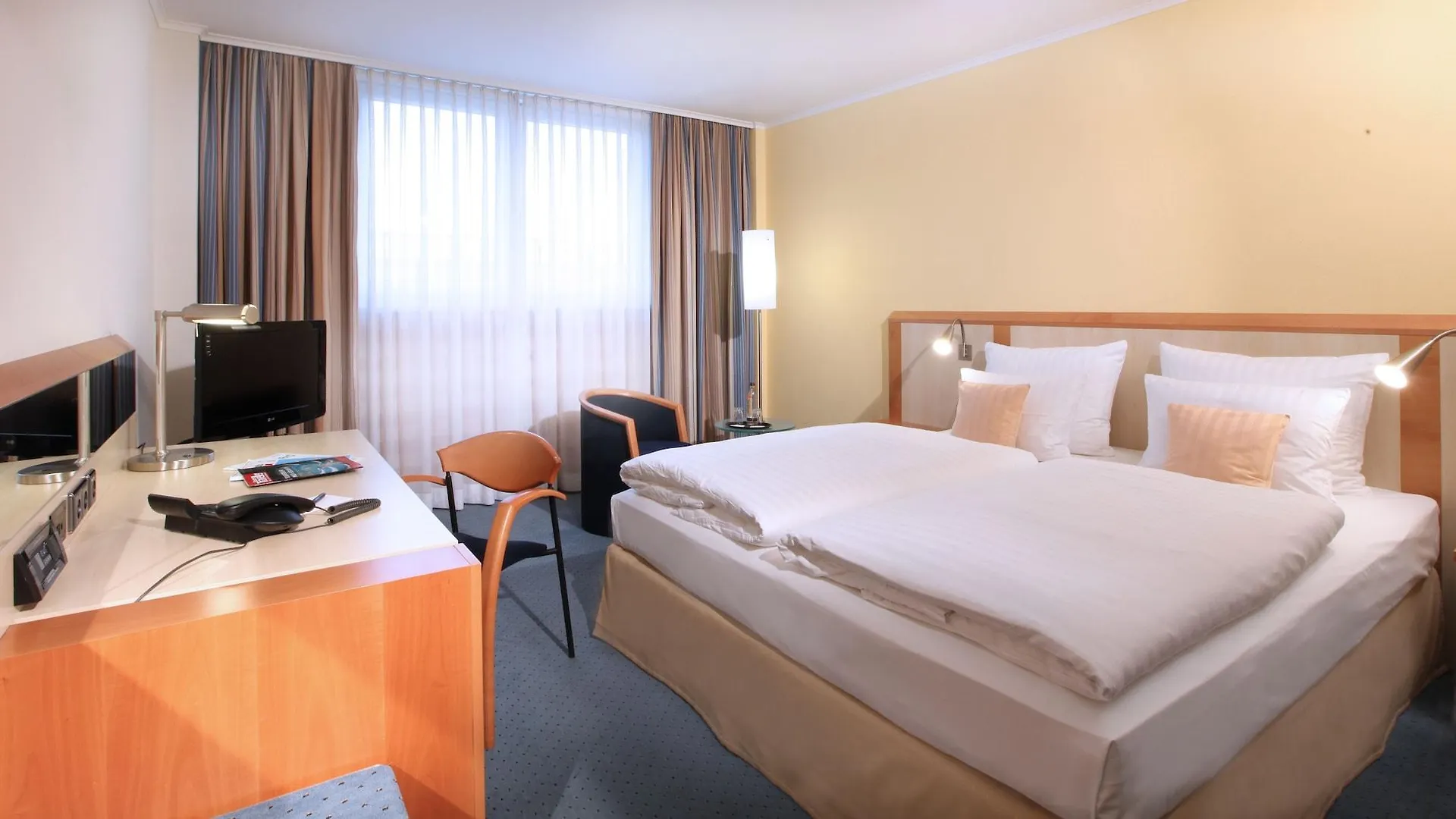Lindner Hotel Cologne Am Dom, Part Of Jdv By Hyatt